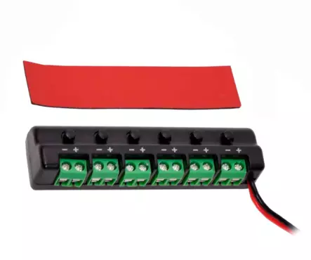 Axxel Jakotukki 12V ON/OFF 6-porttinen kytkimillä - Autosähkötarvikkeet - 6438152082881 - 2