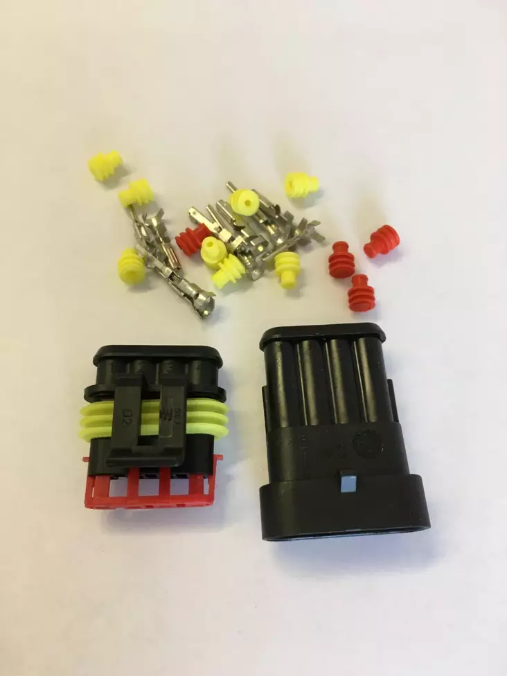 Pistoke Superseal 4-os - Autosähkötarvikkeet - 6419943235891 - 1