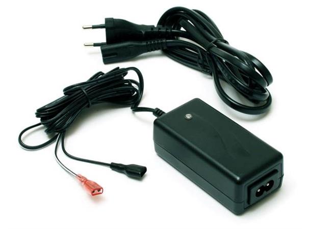 Humminbird akkulaturi 12V 1A - Muut pilkkitarvikkeet - 7332467138662 - 1