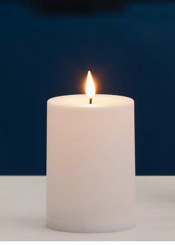 LED-kynttilä 3D liekki 7x10 cm - Kynttilät - 6410416424132 - 1