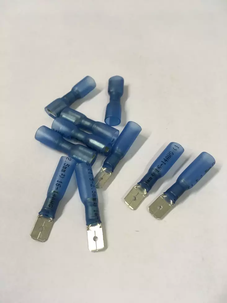 Kutistemuoviliitin uros/naaras 6,3mm - Autosähkötarvikkeet - 6419943349154 - 1