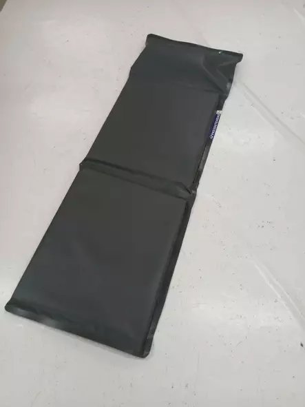 Huoltomiehen asennusmatto tyynyllä - Peitteet, pressut - svm0000304506 - 1