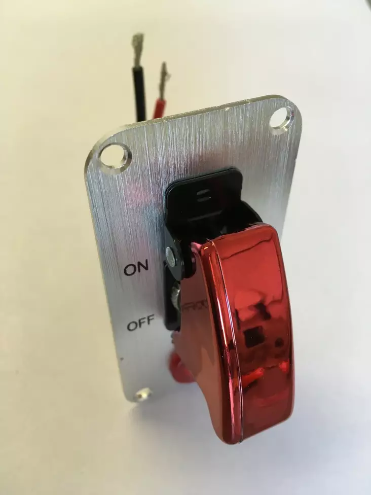 Vipukatkaisijapaneli 41x80mm - Autosähkötarvikkeet - 6419943542326 - 1