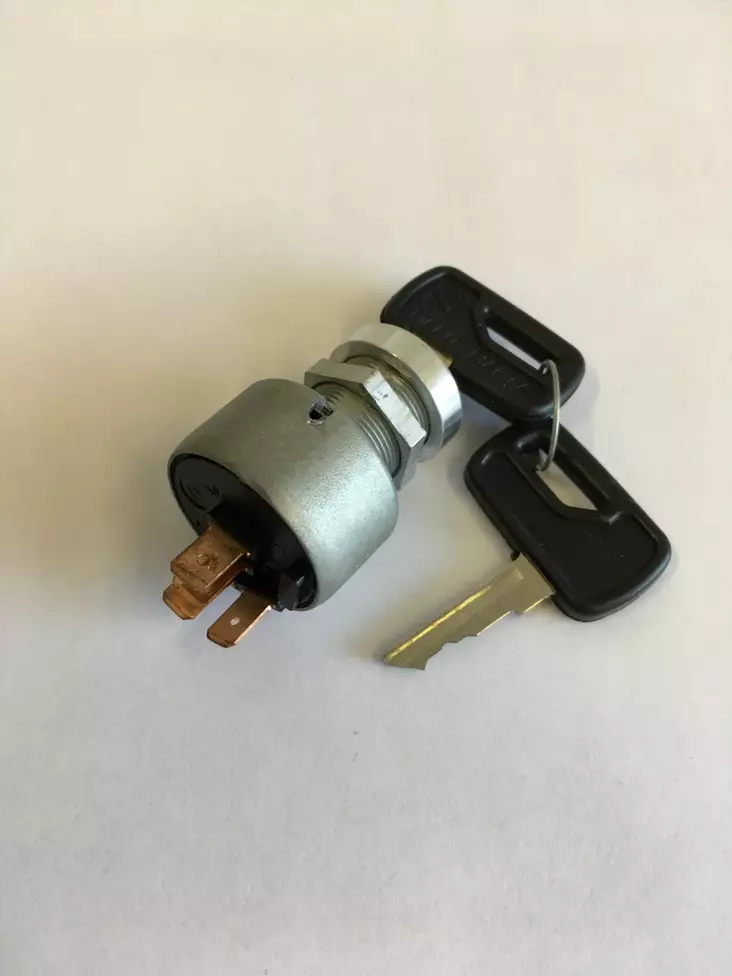 Virtalukko halk 18mm 0-1 - Autosähkötarvikkeet - 6419943235136 - 1