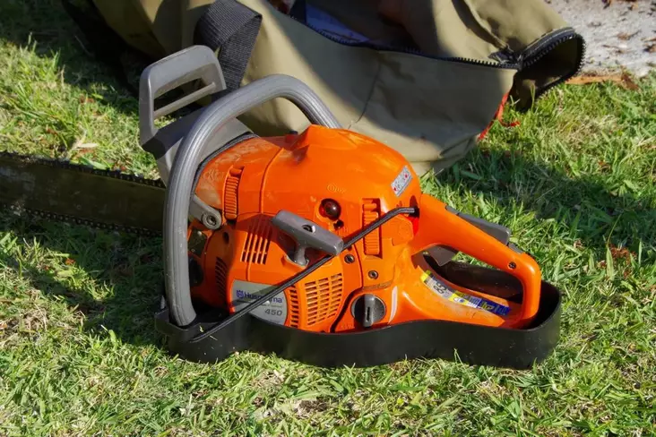 Moottorisahan kuljetusalusta - Moottorisahat, tarvikkeet - 6418536006467 - 1