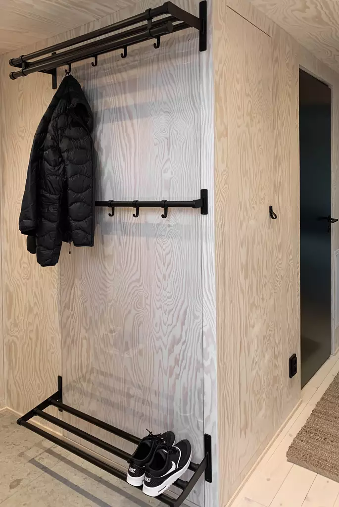 Habo hattuhylly Elegant musta 100 cm - Vaatteiden säilytys - 7317900190438 - 1