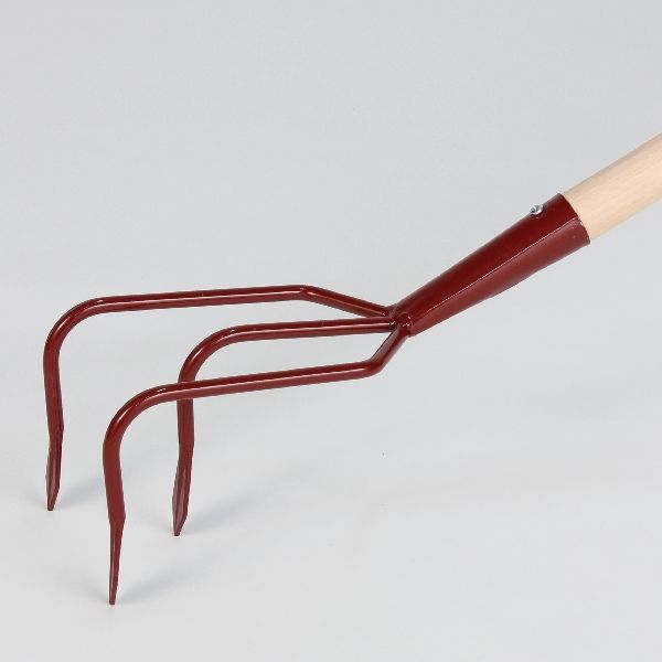 Kolmipiikkihara puuvarrella - Haravat, möyhentimet - 7317087195288 - 1