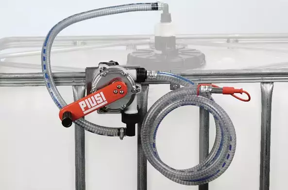 Piusi Käsipumppu sopii AdBlue® - Muut korjaamolaitteet - F00332B0A - 1